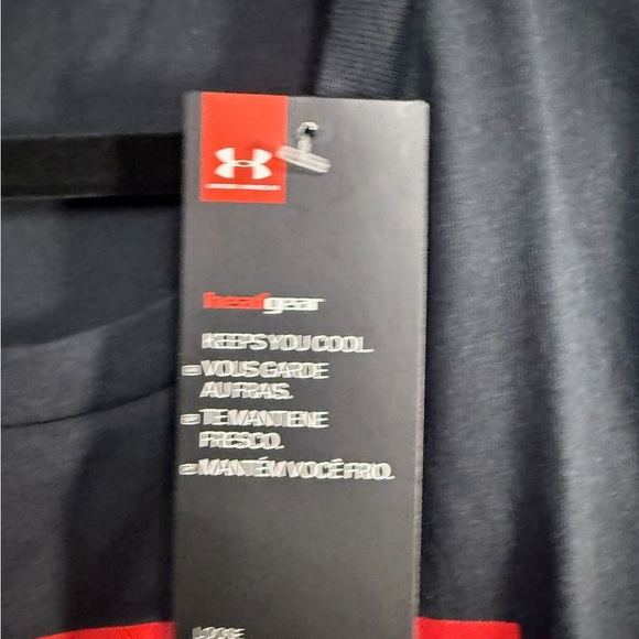 Under Armour Men's Heatgear Tee in Black with Red Logo - Picture 3 of 5